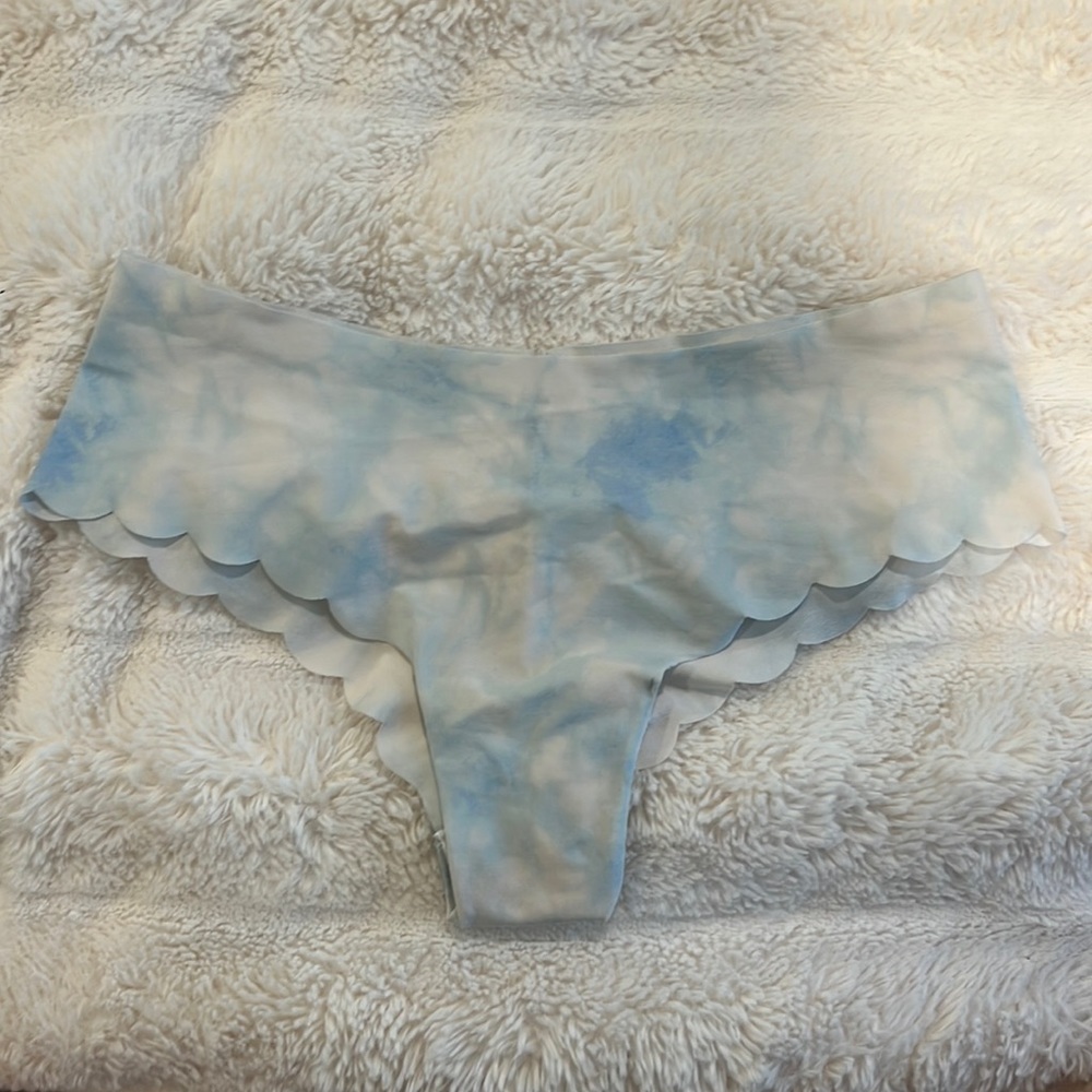 VS Pink Seamless Scalloped Tie-Dye Cheeky Panties